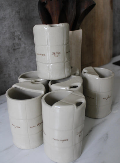 Travel Mug personnalisable - "JESUS EST/JESUS IS"