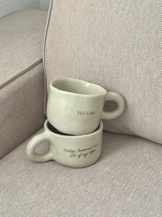 Mug Fufe - YES LORD