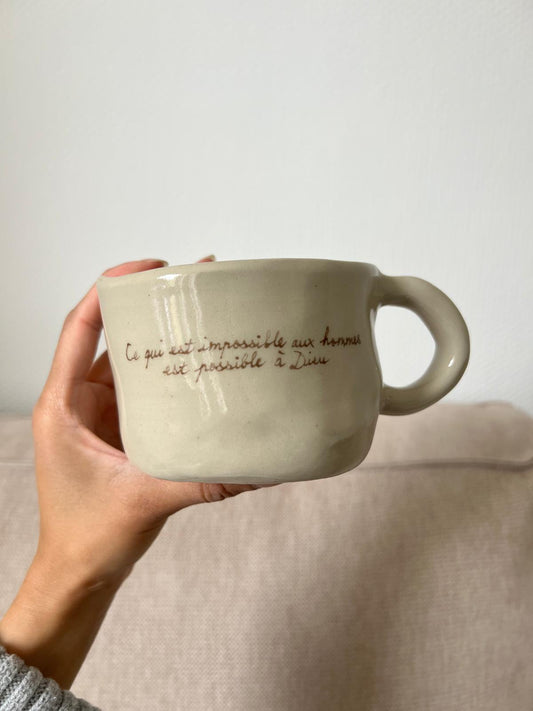 Mug « Tout est possible à Dieu »