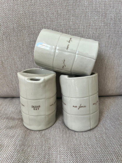 Travel Mug non personnalisable - "JESUS EST"